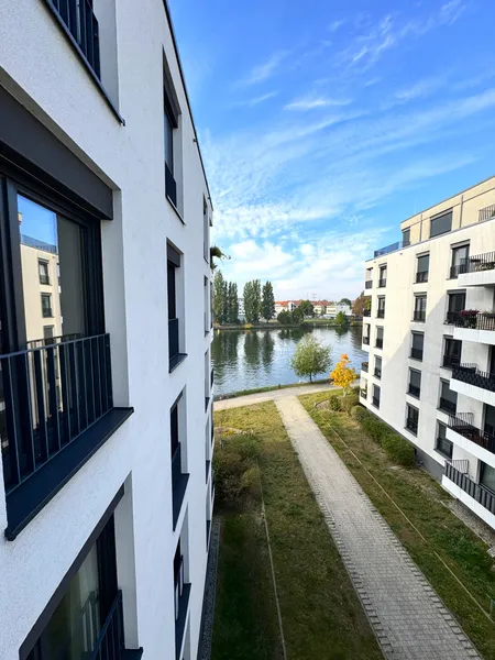 Ready for Berlin? 2 Zimmer, Einbauküche und Balkon mit Wassersicht — photo 1